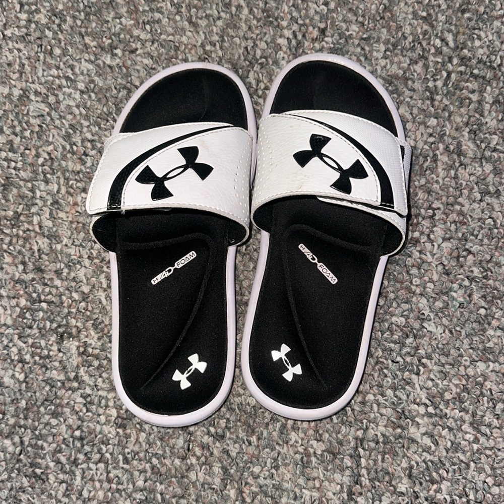 Boys under armor foam Slides Size 3